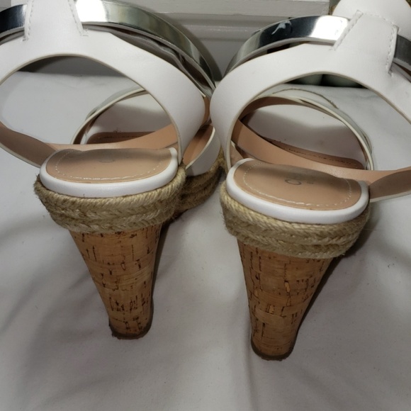 Charles David 7 White & Silver Wedges - Picture 6 of 8